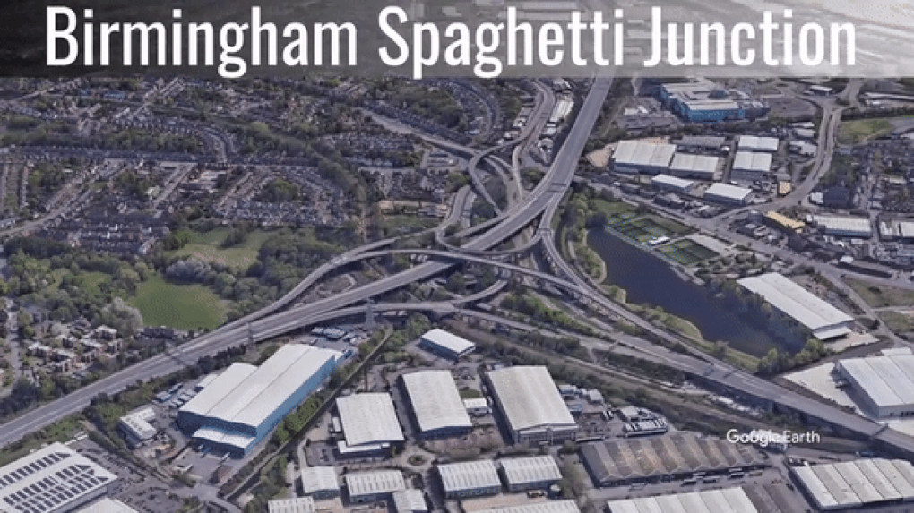 Giao lộ phức tạp như đường tàu lượn siêu tốc, tài xế hoa mắt chóng mặt - 1 Giao lộ phức tạp như đường tàu lượn siêu tốc, tài xế hoa mắt chóng mặt - 1