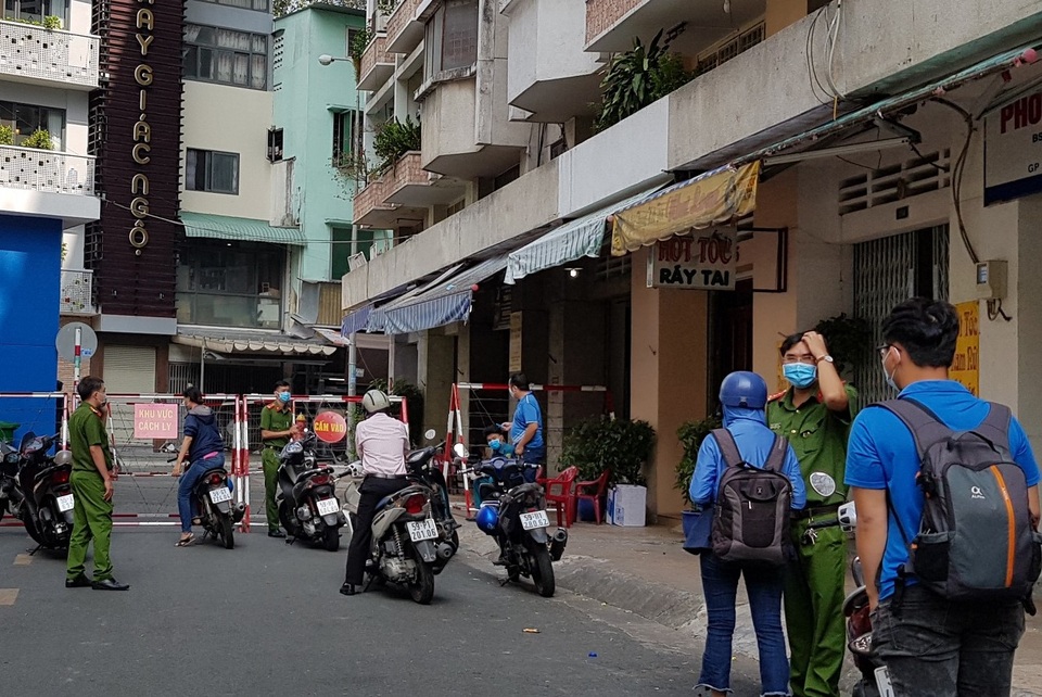 5 người Trung Quốc nhập cảnh trái phép đi trót lọt từ Bắc vào Nam - 1 5 người Trung Quốc nhập cảnh trái phép đi trót lọt từ Bắc vào Nam - 1