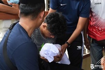 Gia đình tuyển thủ Malaysia gặp tai nạn, con trai 22 ngày tuổi tử vong