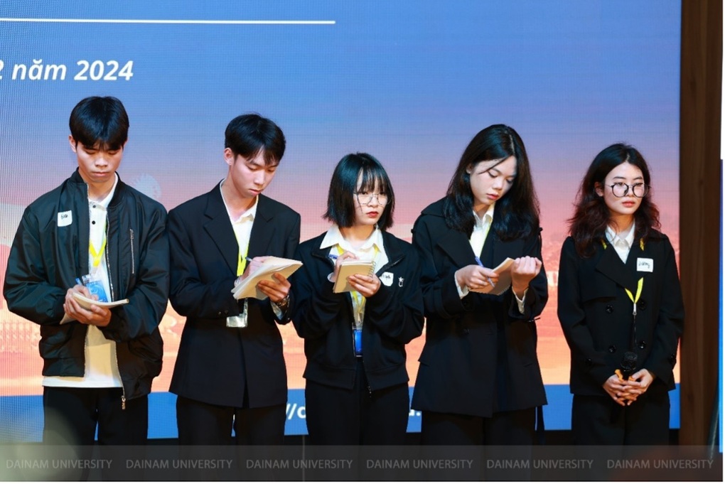 Quán quân cuộc thi khởi nghiệp xã hội là nhóm sinh viên 4 trường đại học - 5 Quán quân cuộc thi khởi nghiệp xã hội là nhóm sinh viên 4 trường đại học - 5