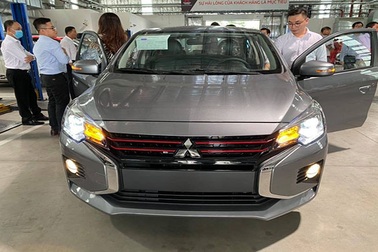 Quá ế ẩm, nhiều mẫu ô tô giảm giá “kịch sàn”