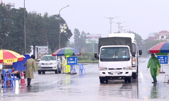 Hải Phòng cho phép phương tiện vận tải đi qua quốc lộ 5 nếu đáp ứng các điều kiện phòng dịch - Ảnh 1. Hải Phòng cho phép phương tiện vận tải đi qua quốc lộ 5 nếu đáp ứng các điều kiện phòng dịch - Ảnh 1.