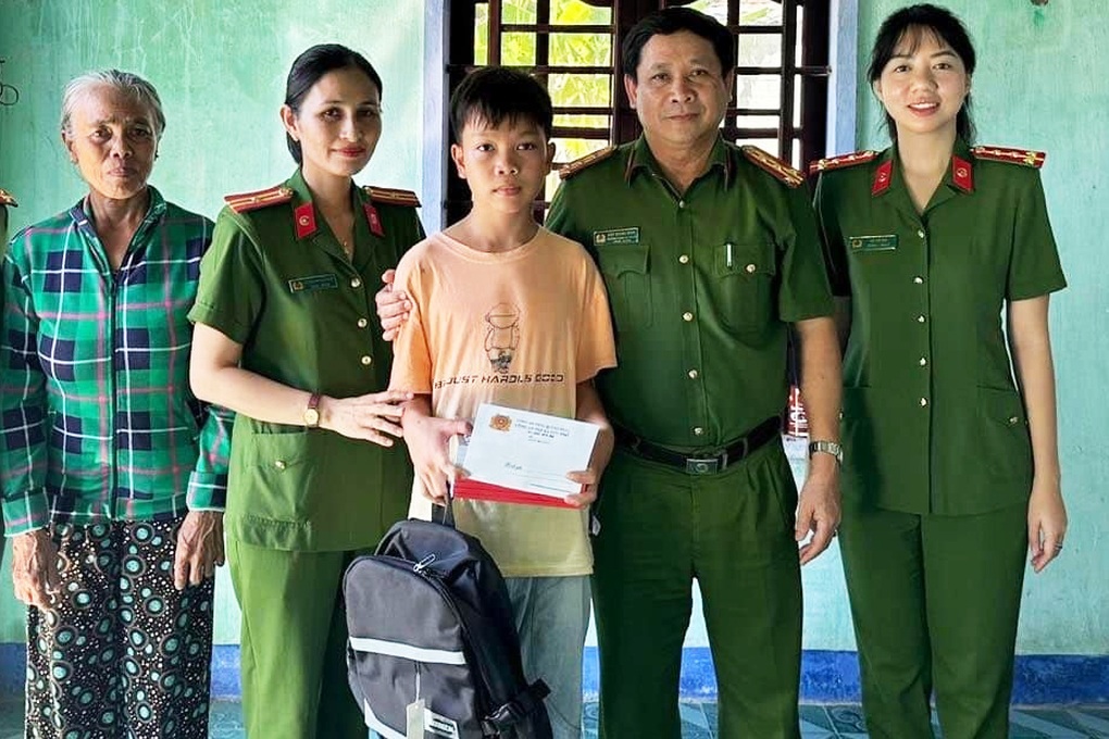 Quảng Ngãi kêu gọi hỗ trợ 2.000 trẻ em mồ côi - 1 Quảng Ngãi kêu gọi hỗ trợ 2.000 trẻ em mồ côi - 1