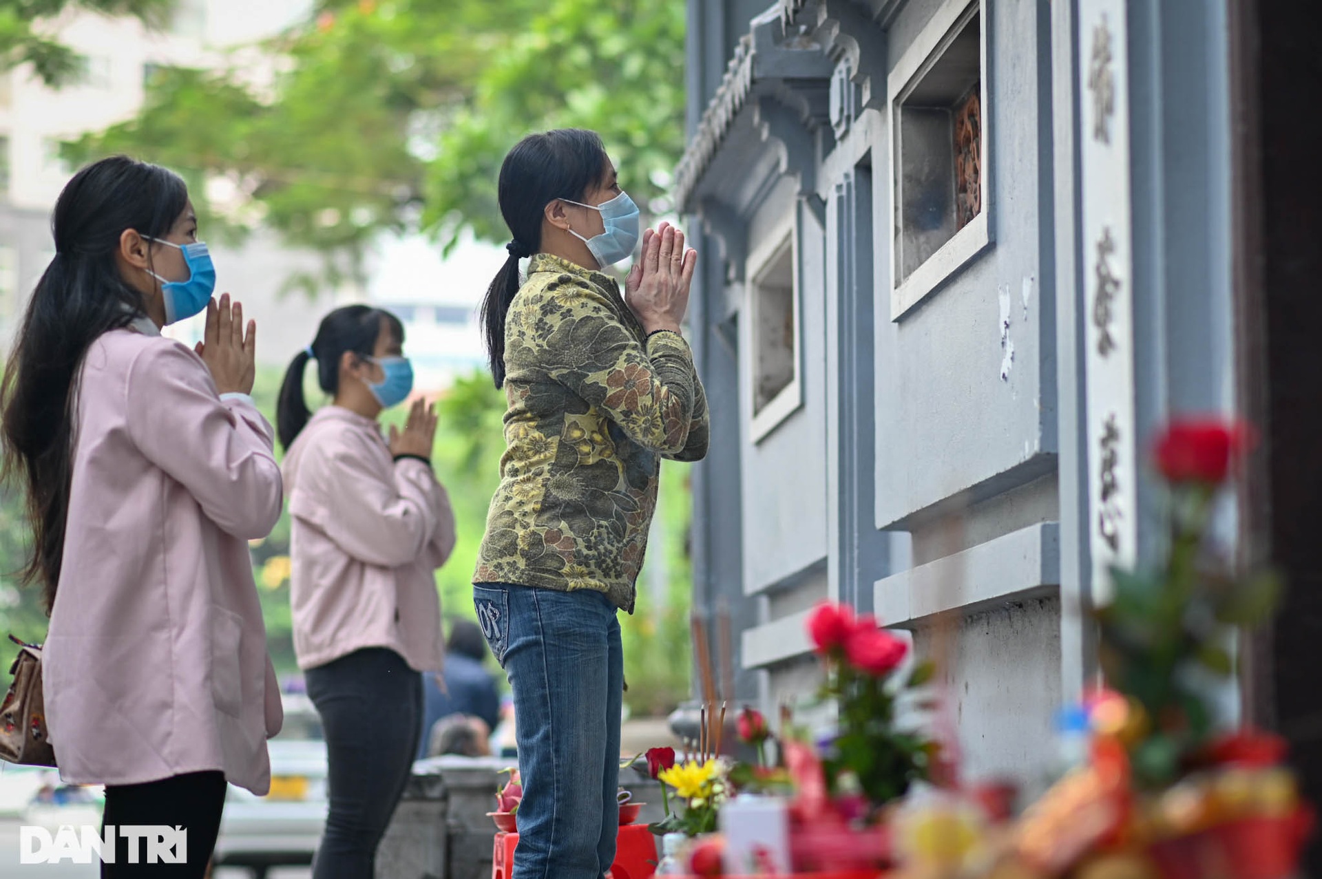 Giới trẻ đổ xô về chùa Hà vái vọng cầu duyên trong ngày 20/10 - 2