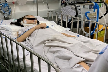 Bé gái bị u tế bào khổng lồ phá hủy xương hàm