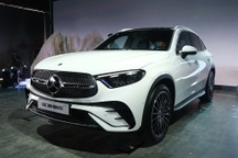 Mercedes-Benz GLC 2023 giá từ 2,3 tỷ đồng, đối thủ của BMW X3 và Audi Q5