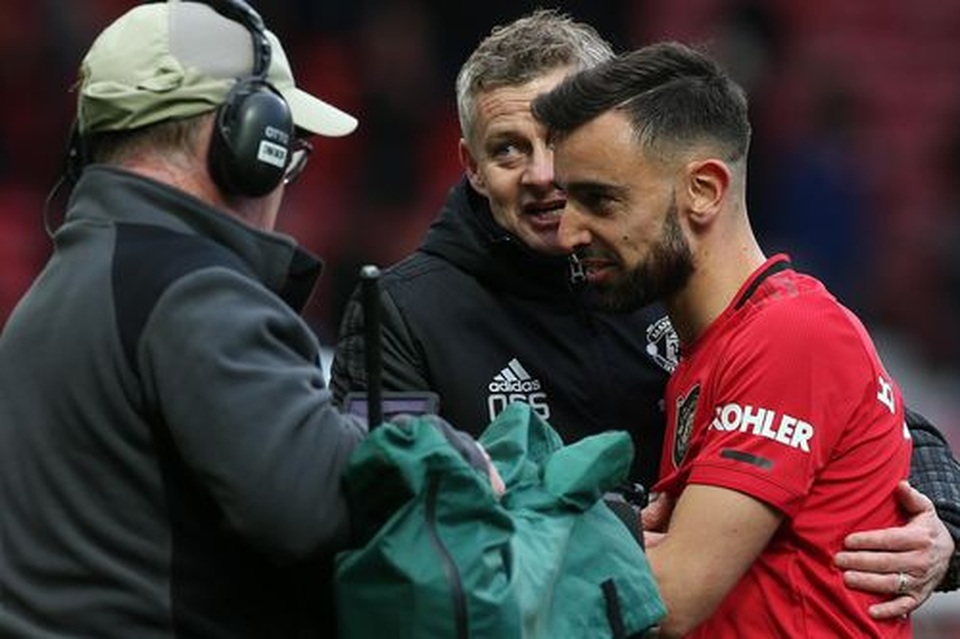 Những khoảnh khắc Fernandes tỏa sáng giúp Man Utd phục hận Watford - 16 Những khoảnh khắc Fernandes tỏa sáng giúp Man Utd phục hận Watford - 16