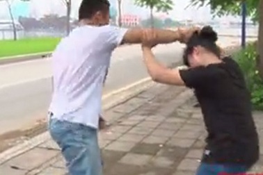 Clip “tuyệt chiêu" tự vệ dành cho bạn gái khi bị túm tóc