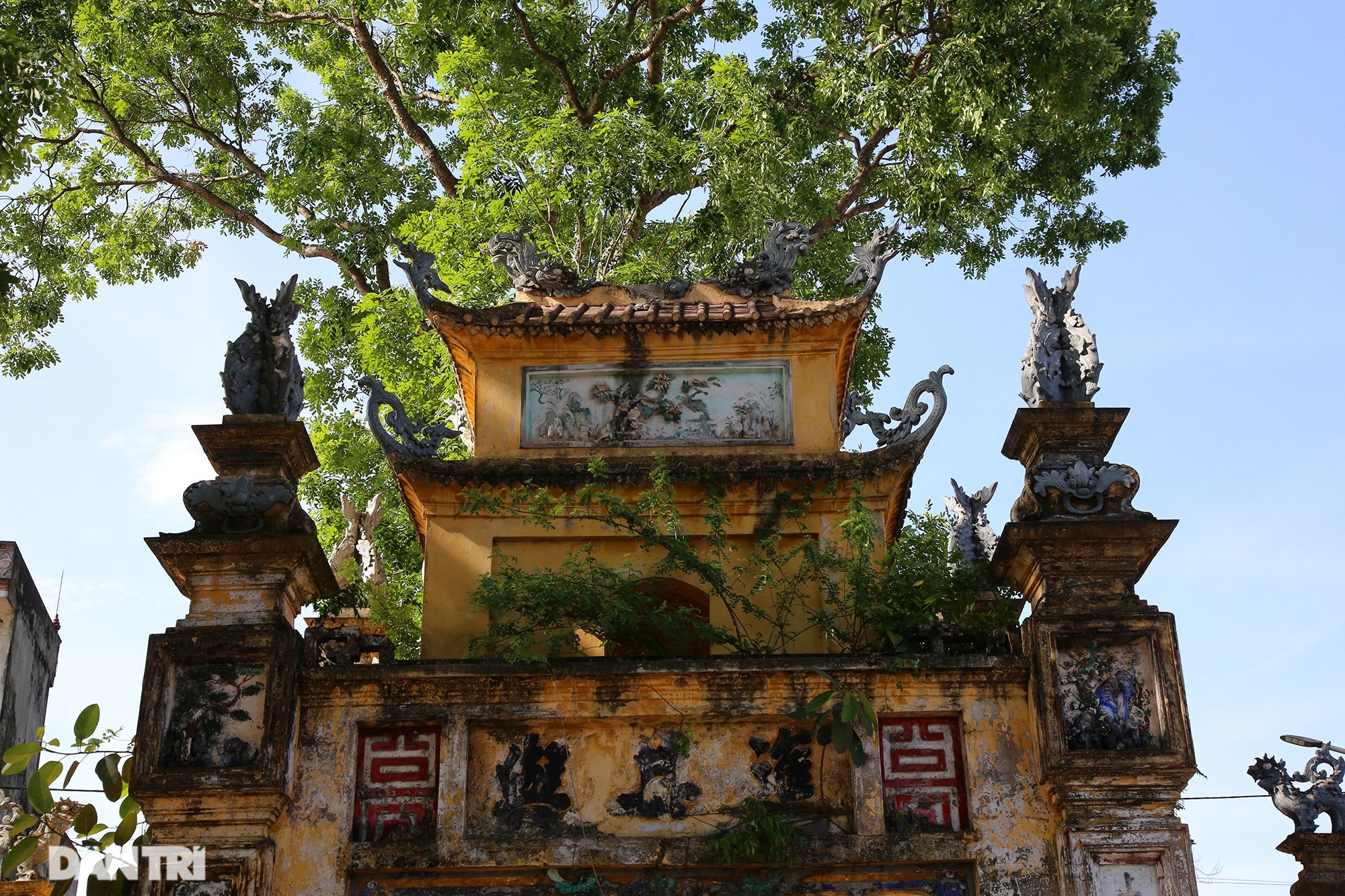 Những cổng làng tuyệt đẹp còn lại ở nông thôn miền Bắc - 15 Những cổng làng tuyệt đẹp còn lại ở nông thôn miền Bắc - 15