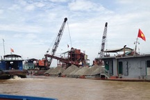 Vụ 200 cảnh sát bắt cát tặc: Thu giữ 51 con “quái vật” ăn cát