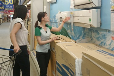 Nắng nóng, điều hòa, nước giải khát "cháy" hàng