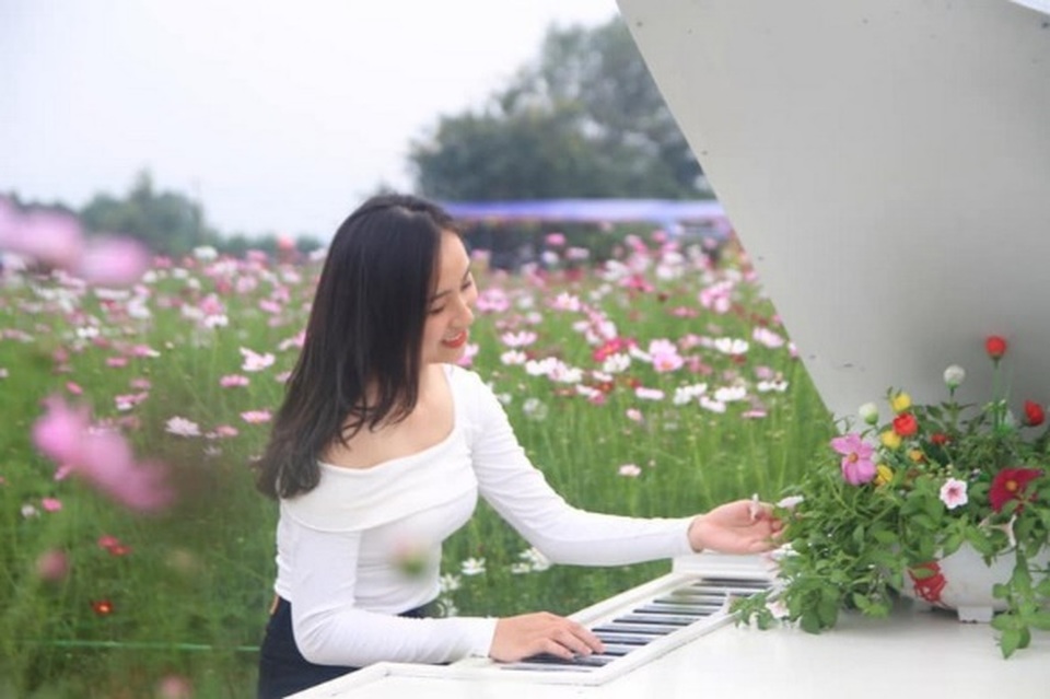 Thiếu nữ xứ Nghệ bất ngờ được dân mạng quan tâm vì nhan sắc khả ái - 2 Thiếu nữ xứ Nghệ bất ngờ được dân mạng quan tâm vì nhan sắc khả ái - 2