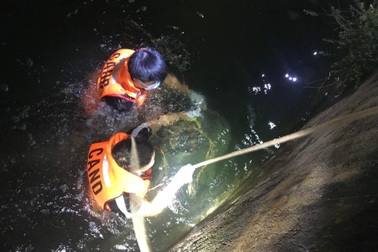 Phát hiện thi thể một người đàn ông chết dưới giếng làng