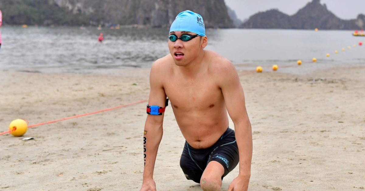 VĐV đặc biệt ở Aqua Warriors Halong Bay khiến nhiều người vỗ tay nể phục