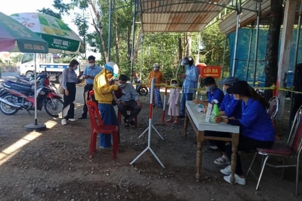 Phạt 22 triệu đồng chủ xe khách chở người từ vùng dịch về trốn khai báo - 1 Phạt 22 triệu đồng chủ xe khách chở người từ vùng dịch về trốn khai báo - 1