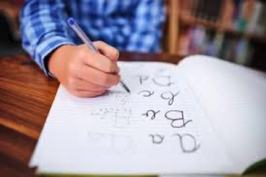 Để viết chữ trở thành hoạt động yêu thích của bé