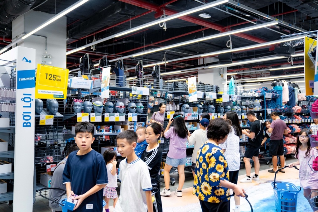 Lễ hội mua sắm Đỏ 2023 mang tới cơ hội mua hàng hiệu giá hời cho hàng nghìn khách hàng - 6 Lễ hội mua sắm Đỏ 2023 mang tới cơ hội mua hàng hiệu giá hời cho hàng nghìn khách hàng - 6