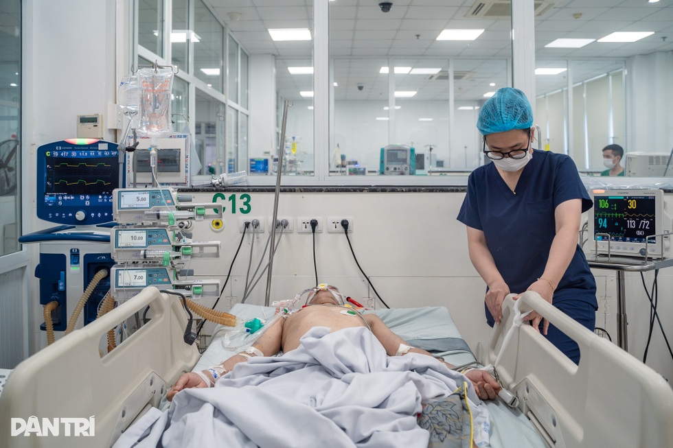 Nhật ký một ngày ở nơi “sinh tử giao nhau” của bóng hồng nội trú