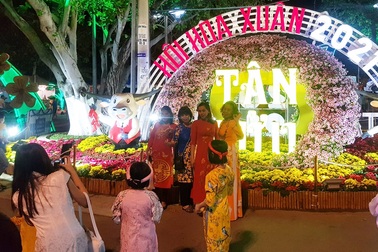 Khánh Hòa: Dừng các hoạt động biểu diễn nghệ thuật, bắn pháo hoa