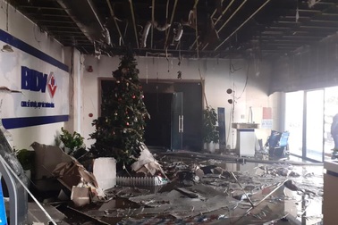 Hà Nội: Cháy phòng giao dịch ngân hàng ngay dưới tầng 1 chung cư