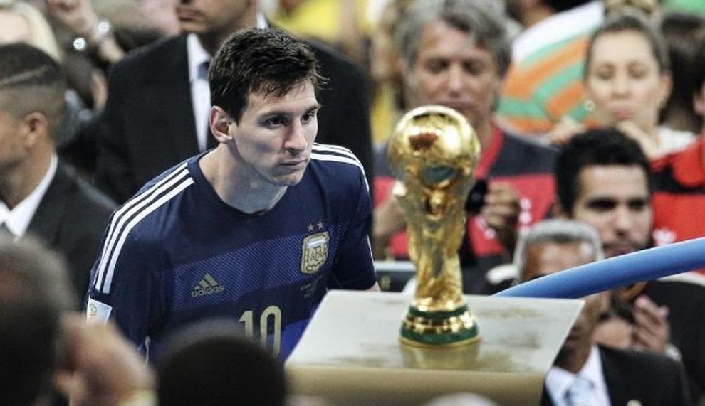 Messi trước chung kết Copa America: Chân rướm máu và nước mắt đau thương - 1 Messi trước chung kết Copa America: Chân rướm máu và nước mắt đau thương - 1