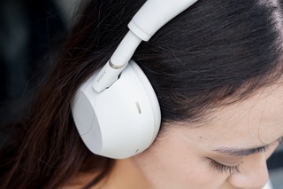 Trải nghiệm Sony WH-1000XM6: Đối thủ của Apple AirPods Max - 6