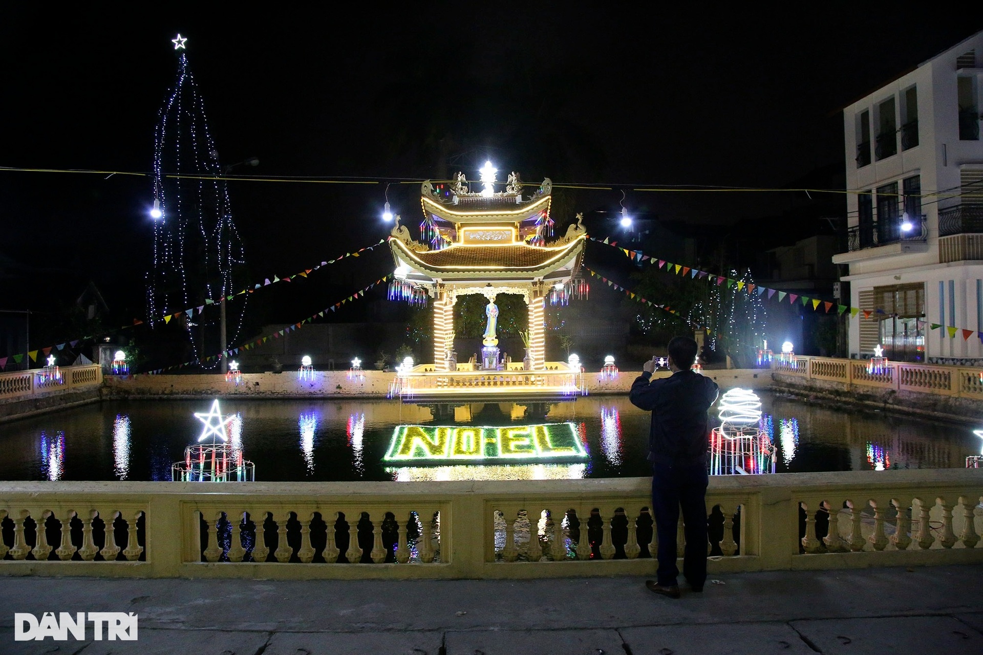 Ngôi làng ở ngoại thành Hà Nội lung linh như xứ sở thần tiên dịp Noel - 13 Ngôi làng ở ngoại thành Hà Nội lung linh như xứ sở thần tiên dịp Noel - 13