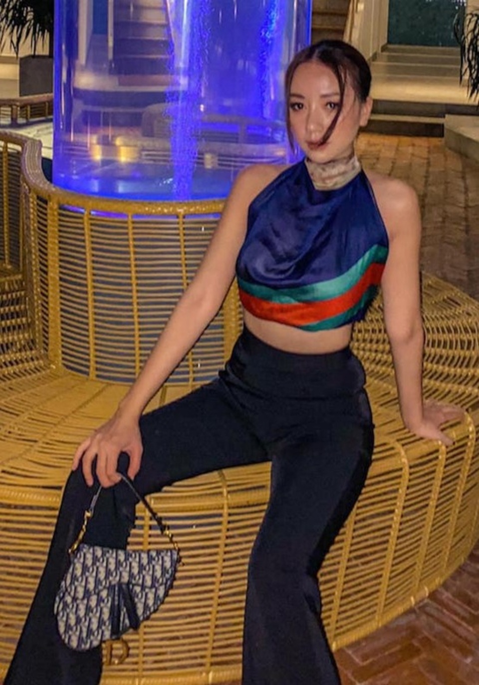 Văn Mai Hương bất ngờ khoe eo thon, ngực đầy - 9 Văn Mai Hương bất ngờ khoe eo thon, ngực đầy - 9