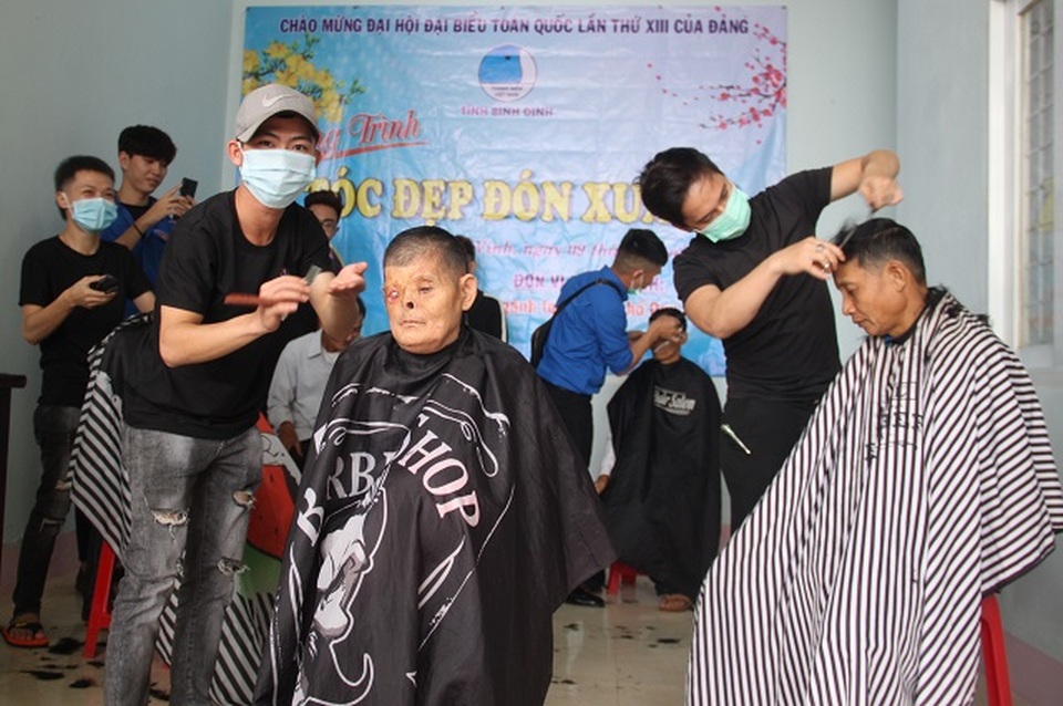 Bình Định: Mang Xuân yêu thương đến người nghèo huyện miền núi - 3 Bình Định: Mang Xuân yêu thương đến người nghèo huyện miền núi - 3