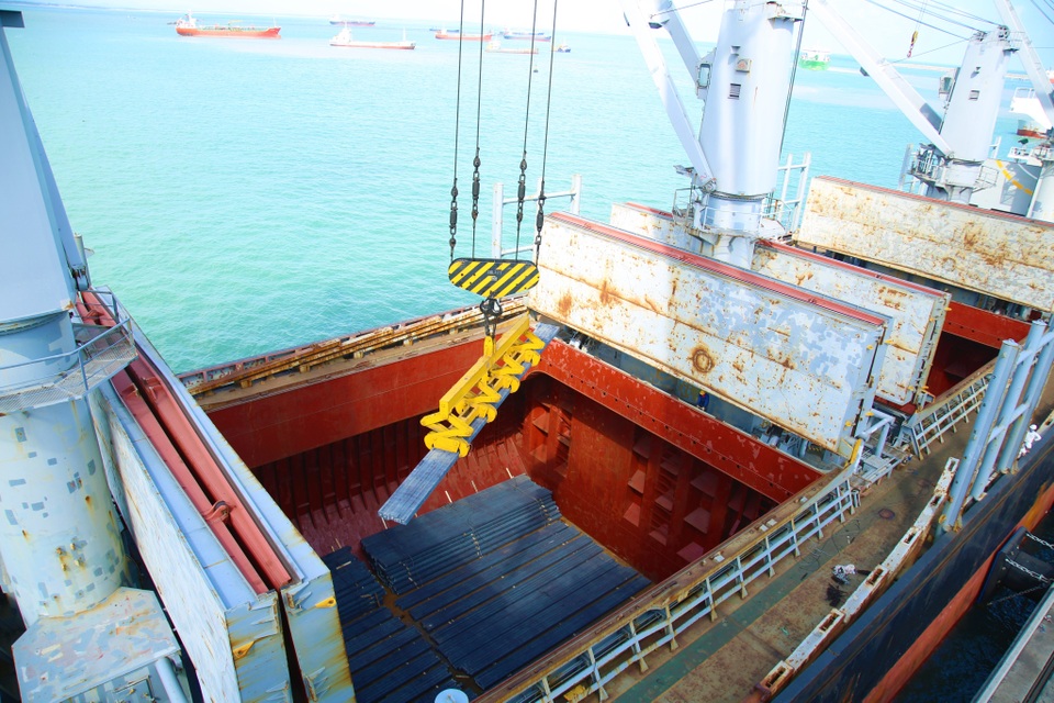 Sản lượng thép Hòa Phát tại phía Nam tăng gần 3 lần trong tháng 5 - 1 Sản lượng thép Hòa Phát tại phía Nam tăng gần 3 lần trong tháng 5 - 1