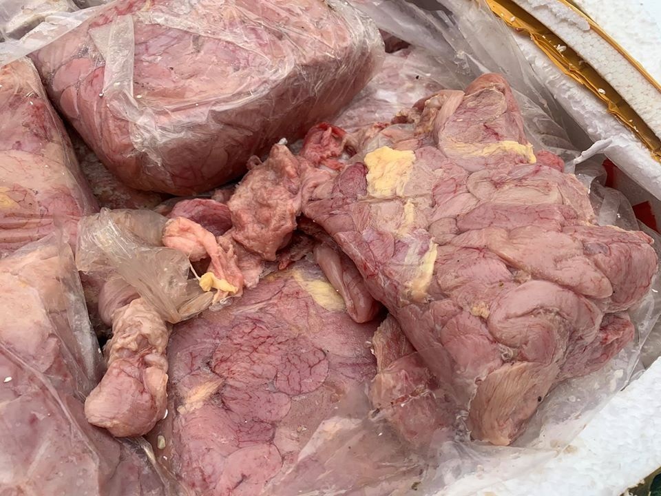 Hà Nội: Cảnh sát bắt hàng tấn lưỡi vịt, trứng non nhập lậu chuẩn bị mang đi tiêu thụ - 5 Hà Nội: Cảnh sát bắt hàng tấn lưỡi vịt, trứng non nhập lậu chuẩn bị mang đi tiêu thụ - 5