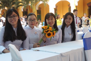 Con trẻ phải điều trị tâm thần vì... áp lực thi cử