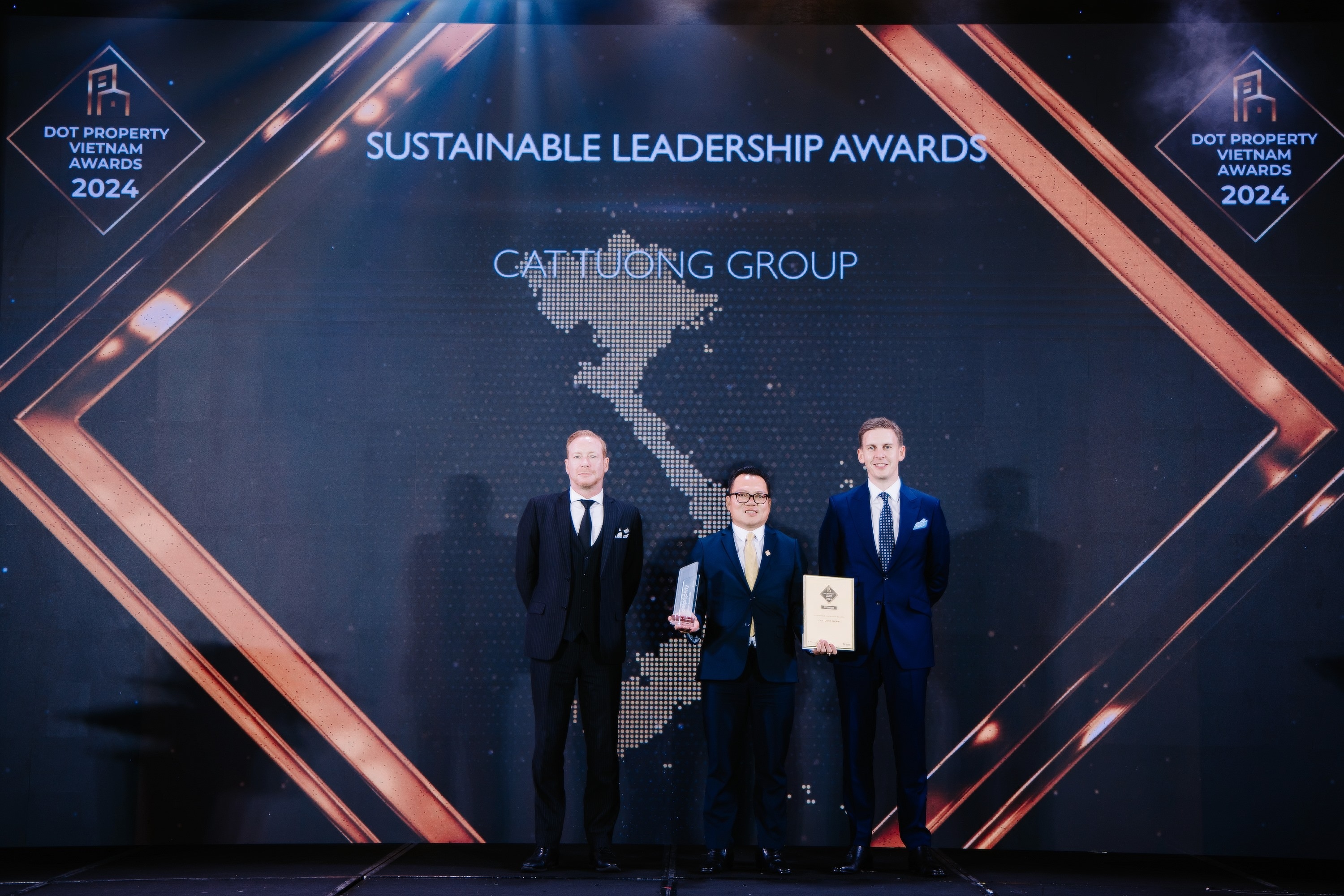 Cat Tuong Group honored as a pioneer in sustainable real estate development at Dot Property Awards - 1 Cát Tường Group được vinh danh tiên phong phát triển bất động sản bền vững tại Dot Property Awards - 1