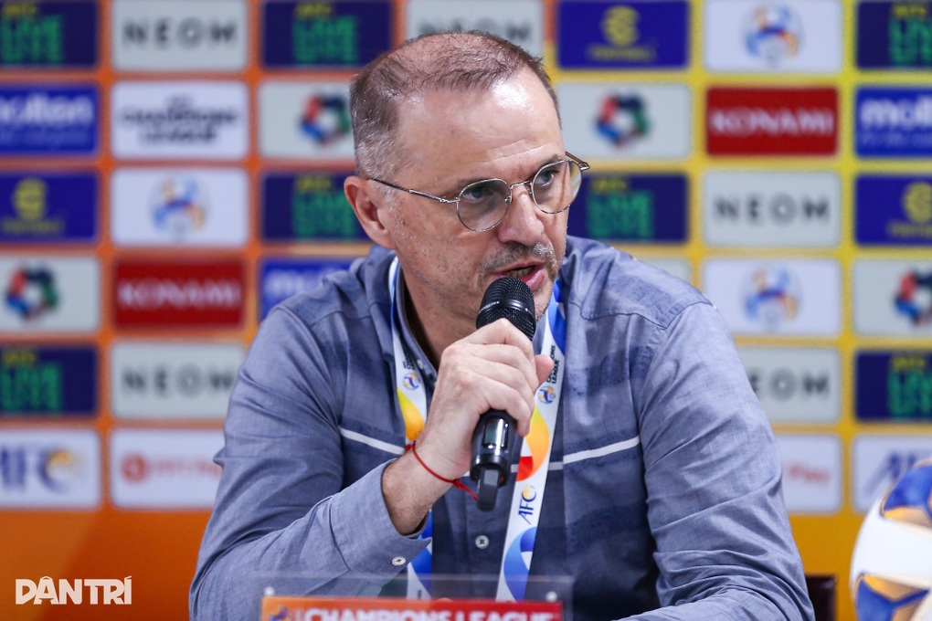 HLV Bandovic chia sẻ về nguyên nhân Hà Nội FC thua đậm Pohang Steelers - 1 HLV Bandovic chia sẻ về nguyên nhân Hà Nội FC thua đậm Pohang Steelers - 1