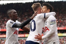 Son Heung Min tỏa sáng, Tottenham khiến Arsenal chia điểm