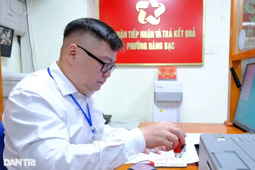 Đưa cán bộ cao cấp về xã, phường mới - 2