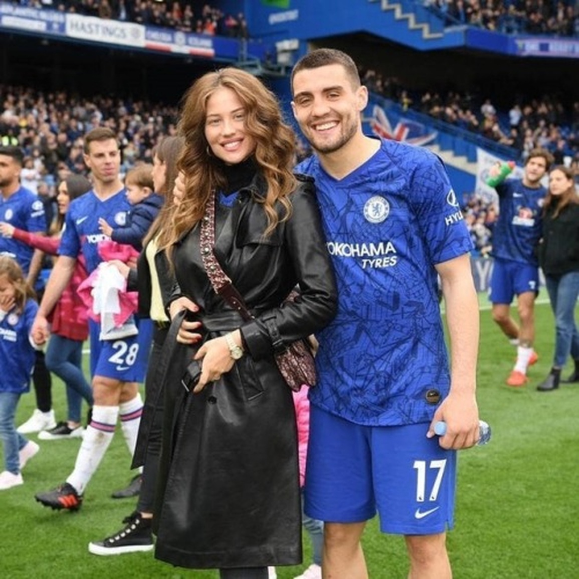 Những nữ cổ động viên gợi cảm nhất Premier League - 7 Những nữ cổ động viên gợi cảm nhất Premier League - 7