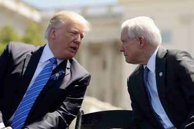 Bộ trưởng Tư pháp bất ngờ phản pháo Tổng thống Trump