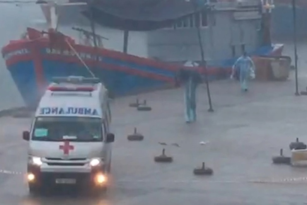 Hành trình 17 ngày trên biển của 12 ngư dân mắc Covid-19 - 2 Hành trình 17 ngày trên biển của 12 ngư dân mắc Covid-19 - 2