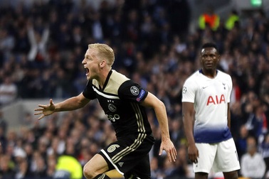 Nhìn lại chiến thắng ngọt ngào của Ajax trên sân Tottenham