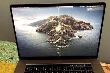 Hậu quả không ngờ khi che webcam trên MacBook