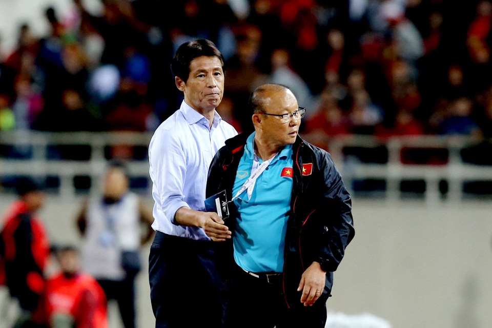 Miệt thị HLV Park Hang Seo, trợ lý HLV Thái Lan đối mặt án phạt nặng - 3 Miệt thị HLV Park Hang Seo, trợ lý HLV Thái Lan đối mặt án phạt nặng - 3