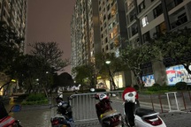 Hà Nội: Thiếu nữ 15 tuổi rơi từ tầng 26 chung cư xuống đất