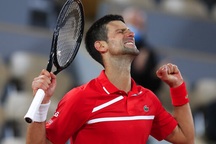 Roland Garros 2020: Djokovic lần thứ 14 lọt vào tứ kết