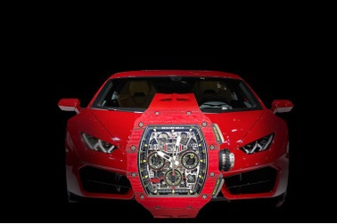 Mua Huracan có cơ hội nhận đồng hồ xa xỉ