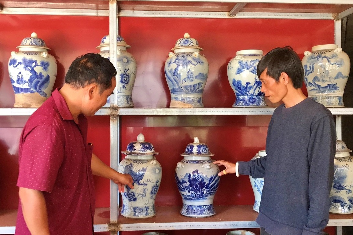 Người đàn ông Gia Lai sở hữu kho báu với hơn 18 nghìn cổ vật quý giá - 6 Người đàn ông Gia Lai sở hữu kho báu với hơn 18 nghìn cổ vật quý giá - 6