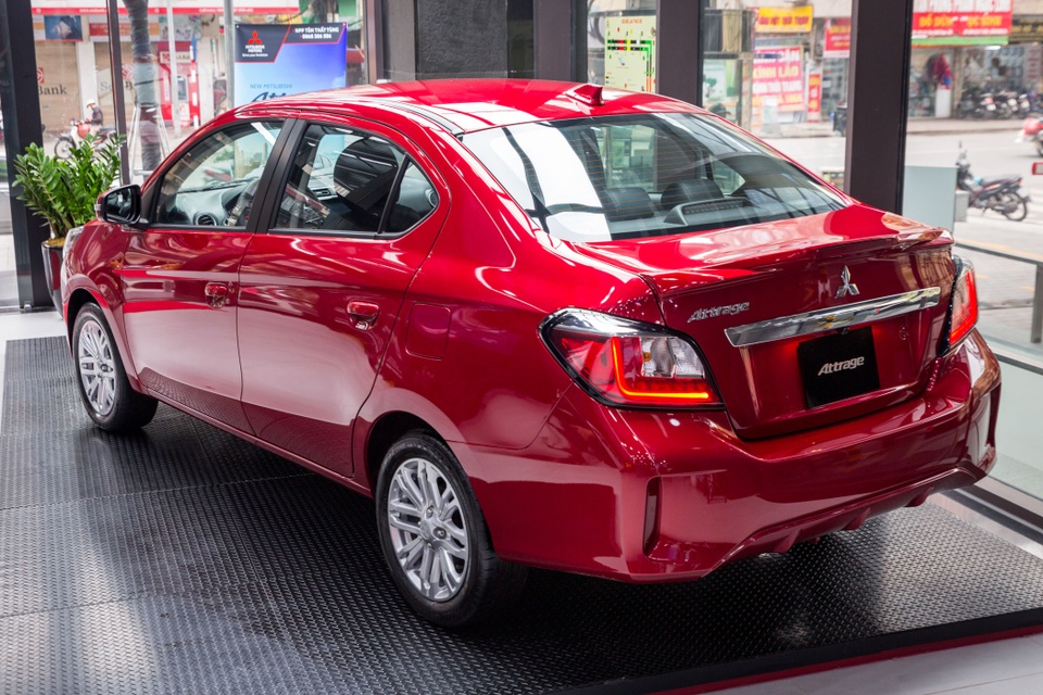 Mitsubishi Attrage thêm bản mới giá 485 triệu, bổ sung công nghệ an toàn - 3 Mitsubishi Attrage thêm bản mới giá 485 triệu, bổ sung công nghệ an toàn - 3