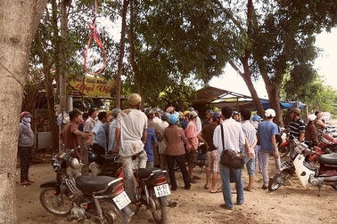 Gọi điện thoại chặn bắt đối tượng trộm xe máy trong rẫy