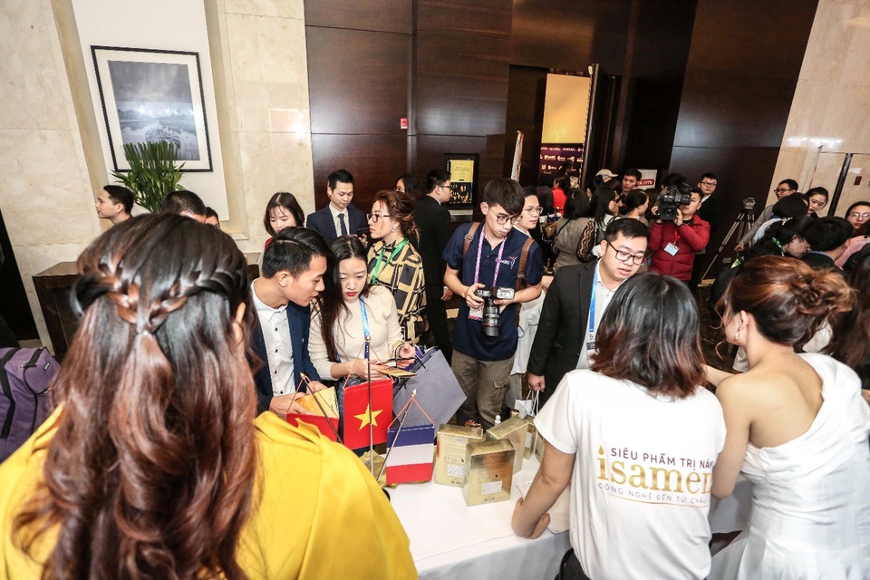 BSSC báo cáo kết quả thành công “Phác đồ loại bỏ sắc tố nám” tại Hội nghị Khoa học thẩm mỹ Quốc tế - 2 BSSC báo cáo kết quả thành công “Phác đồ loại bỏ sắc tố nám” tại Hội nghị Khoa học thẩm mỹ Quốc tế - 2