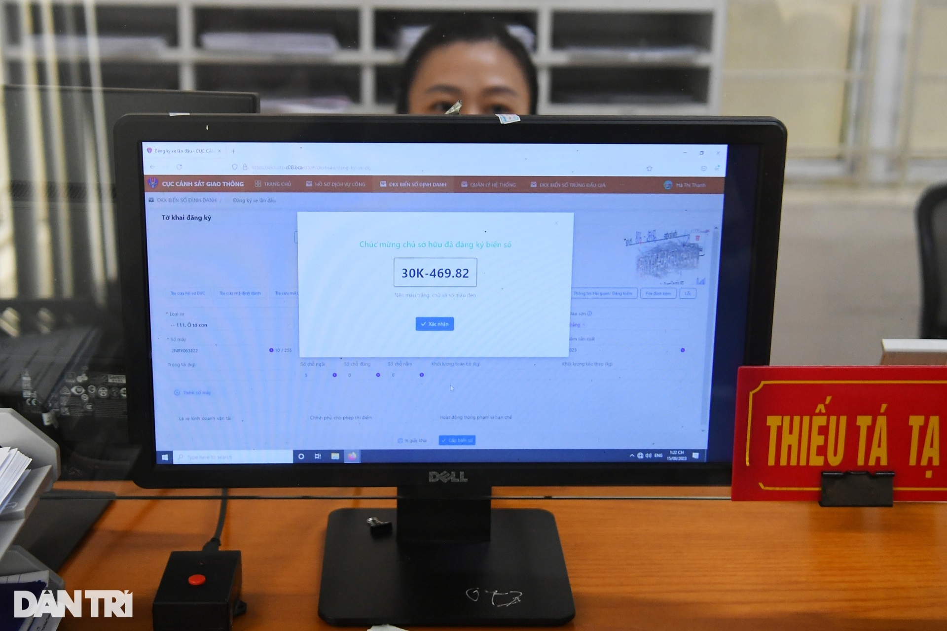 Hà Nội: Rất đông người dân đi làm thủ tục cấp biển số định danh - 10 Hà Nội: Rất đông người dân đi làm thủ tục cấp biển số định danh - 10